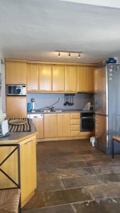 Evita Maisonette, Elegant Beachfront apt, Polychrono