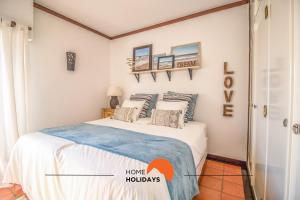 #007 Foxy W by Home Holidays