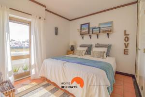 #007 Foxy W by Home Holidays