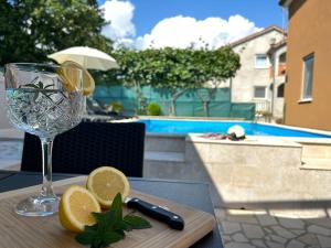 Apartments Pranjic with Pool 