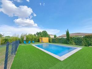 Maisons de vacances Maison avec piscine : photos des chambres