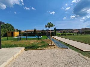 Maisons de vacances Maison avec piscine : photos des chambres