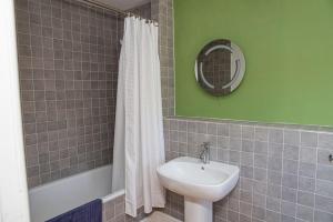 Island View at White Horses, Bantham, South Devon - with glorious sea views