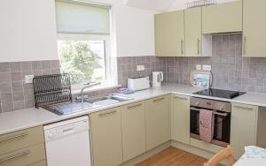 Island View at White Horses, Bantham, South Devon - with glorious sea views