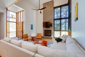 Spacious Flagstaff Home with Hot Tub and Fire Pit!