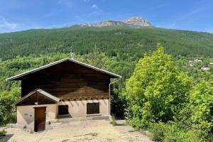 Chalets Bright chalet with terrace and garden in Briancon : photos des chambres