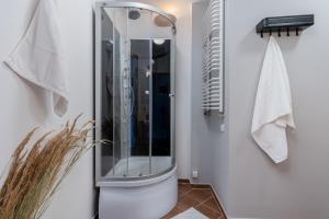 Flat With Cosy Attic - Castle Round the Corner - by Upstairs