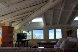 LOleandro sul Lago dIseo B&B