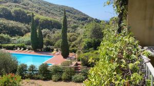 Mare e natura a Nisportino