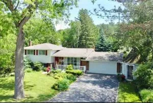 Cozie cottage at Niagara-On-The-Lake - Riverside Manors