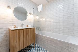 Luxury Beachfront Living on the beach with big terrace