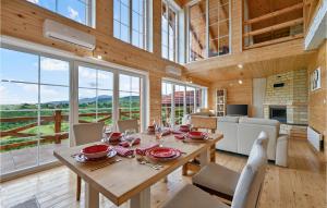 3 Bedroom Lovely Home In Jelenscak