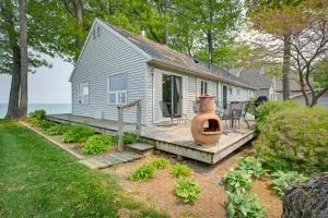 Vibrant Waterfront Vacation Rental on Lake Huron! - Au Gres