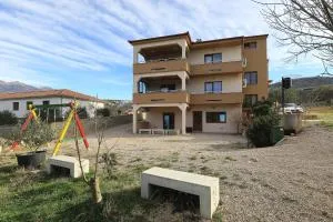 Danerova, No 2 - Knežević