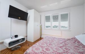 1 Bedroom Lovely Apartment In Pula