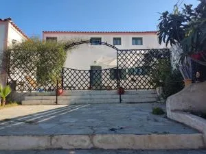 ELVINA Karavas - Karavás