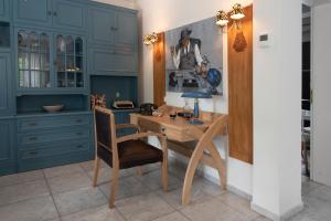 Met & Kas corner spacious house with countryard