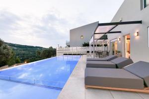 obrázek - Moly - Luxury Villa with Heated Private Pool