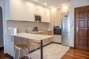 Bañeru 1 Vivienda en el centro de Zarautz a 1 min de la playa by Egona