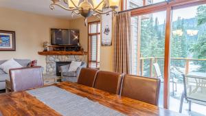 Woodhaven #32 By Bear Country