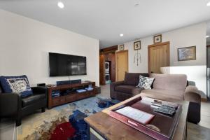 Kookaburra Lodge #302 By Bear Country
