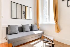 Appartements Charmant 2 pers atypique avec terrasse-metro Valmy : photos des chambres