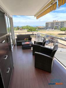 APARTBEACH EUROPEOS JUNTO PLAYA CLIMATIZADO CON GRAN TERRAZA y MUY LUMINOSO