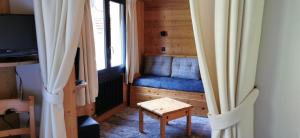 Hotels Hotel-Chalet Les Ecureuils Jardin, Piscine, Sauna : photos des chambres