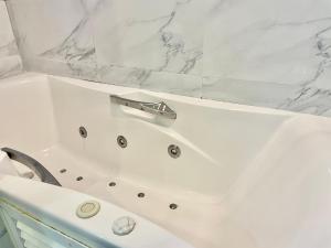 Marbella del Mar III Seafront by EaW Homes