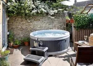 Castle Hideaway in the Cotswolds - Mickleton