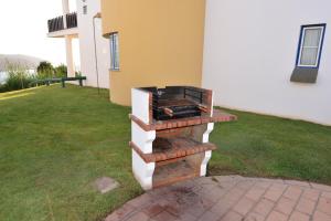 Paddle - Sea view apartment with 3 pools, tennis & squash court