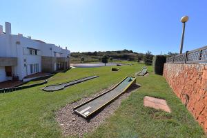 Paddle - Sea view apartment with 3 pools, tennis & squash court