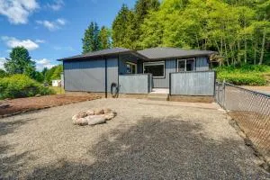 Olympic Peninsula Vacation Rental 1 Mi to Water - Forks