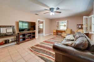 The Winehouse Rental in Muenster Near Wineries!