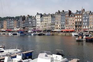 Maisons de vacances Jolie maison avec jardin : photos des chambres