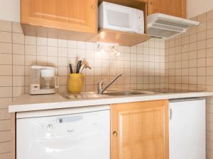 Appartements Joli 2 pieces proche commerces, telecabine, balcon, casier a skis - FR-1-330C-32 : photos des chambres