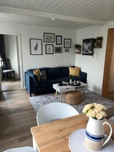 Light home apartment Alesund with free parking