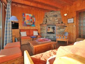 Chalets Chalet Montvalezan-La Rosiere, 6 pieces, 8 personnes - FR-1-398-508 : photos des chambres