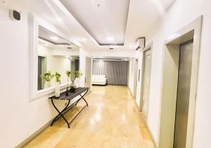 Exclusive 3 BDR, Gym & Pool, SeaView, Luxury Tower