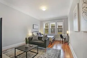 Inviting Studio Apt with Well-Equipped Kitchen - Milwaukee 2F - Dunning