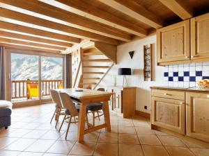 Duplex 3 pièces, 4 pers., parking, ski-inski-out - FR-1-398-624