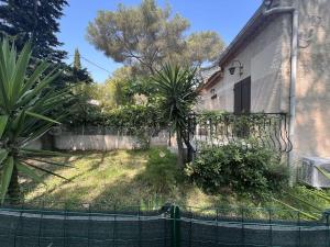 Studio Mezzanine avec Jardin Privatif, Parking et Clim - Saint-Raphaël - FR-1-226A-81