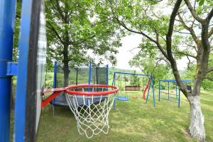 Sara&Lav rent a house