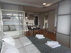 Kopers door Apartment