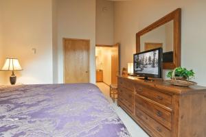 River Mountain Lodge Galena Gulch Condo: Ski-In, Downtown Breck