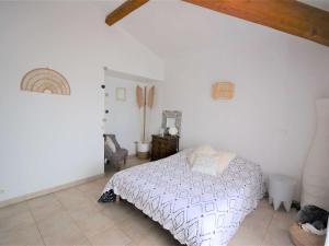 Maisons de vacances Maison Pradons, 4 pieces, 5 personnes - FR-1-382-172 : photos des chambres