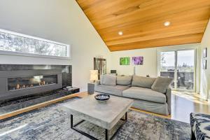 Luxe Santa Rosa Home about 3 Mi to Downtown!