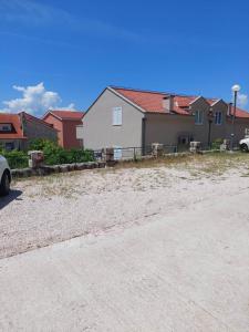 Apartments with a parking space Gradac, Makarska - 21437