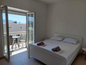 Apartments with a parking space Gradac, Makarska - 21437
