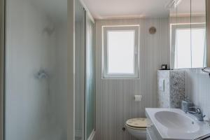 Apartments with parking space Vir - 21494